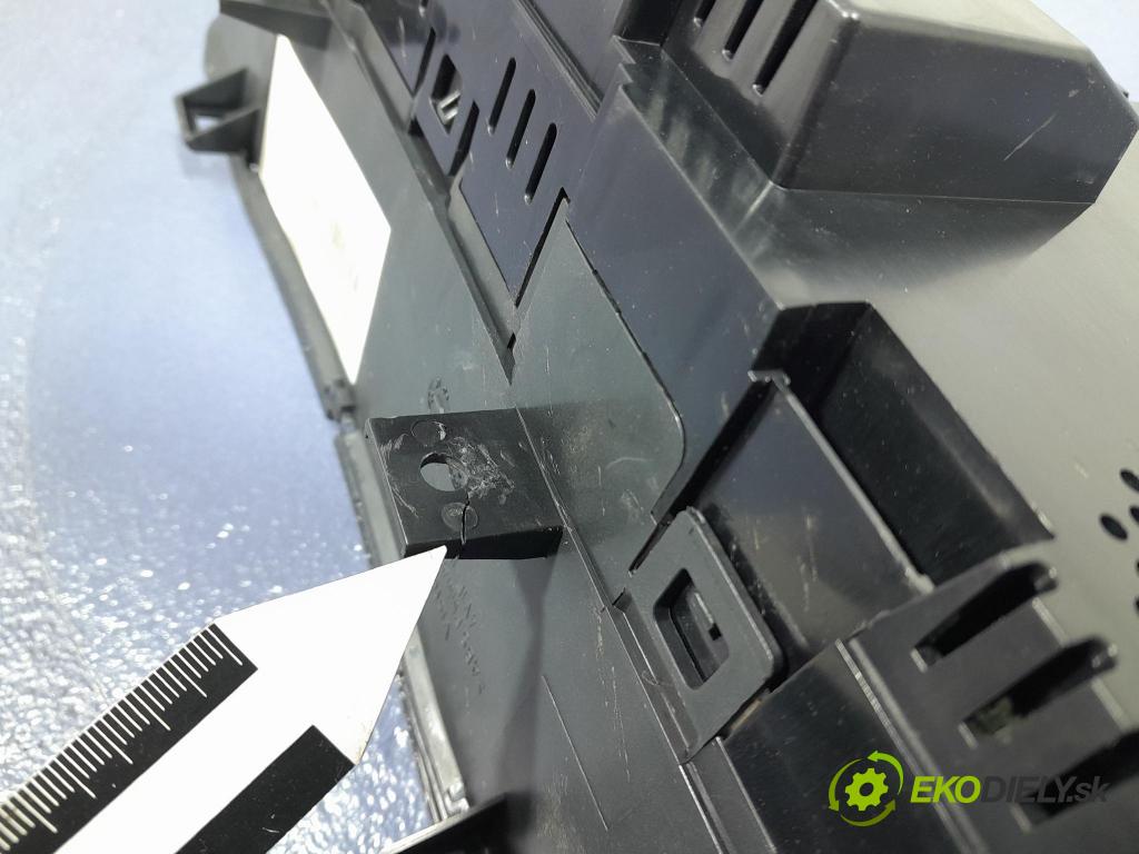 Vw Golf 2006 prístrojovka/ budíky 1K0920862A