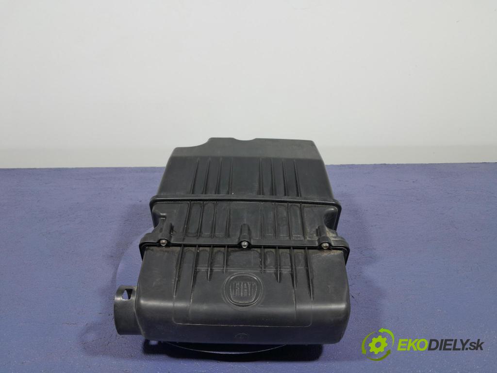 Fiat Punto 2013 obal Filtre: Vzduch: 51885352