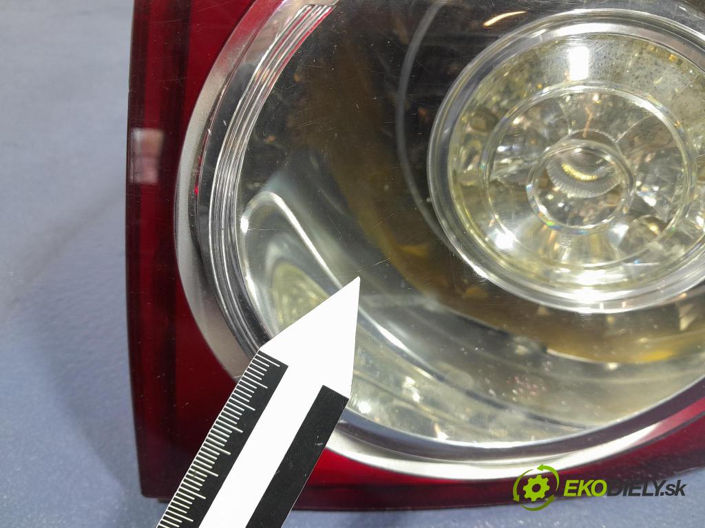 Vw Golf 2006 svetlo / reflektor zad Prava: Vonkajsia: 5M0945096L