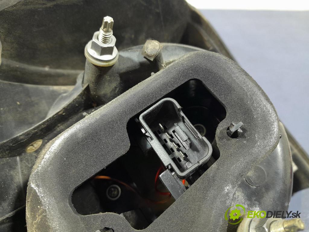 Vw Golf 2006 svetlo / reflektor zad Prava: Vonkajsia: 5M0945096L