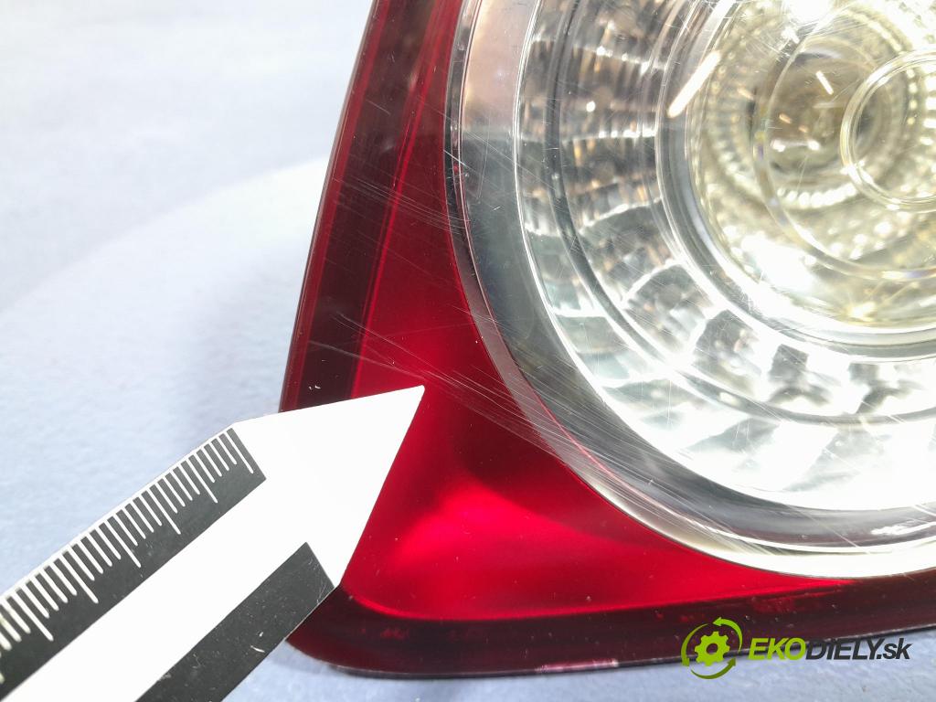 Vw Golf 2006 svetlo / reflektor zad Prava: Vnútri: 5M0945094H