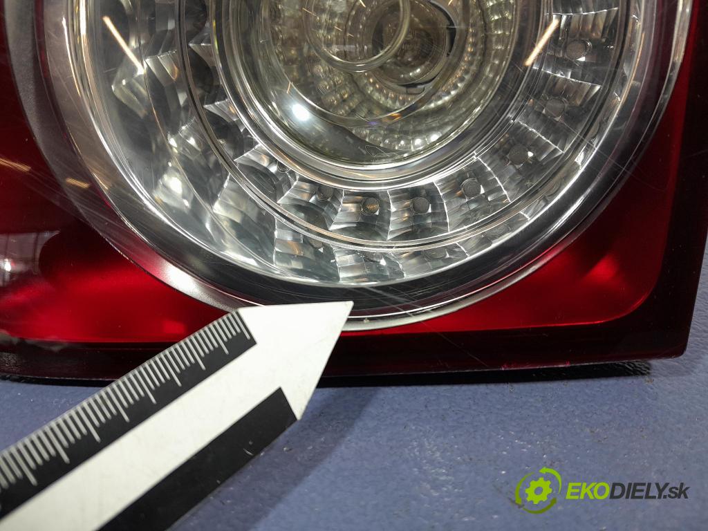 Vw Golf 2006 svetlo / reflektor zad Prava: Vnútri: 5M0945094H