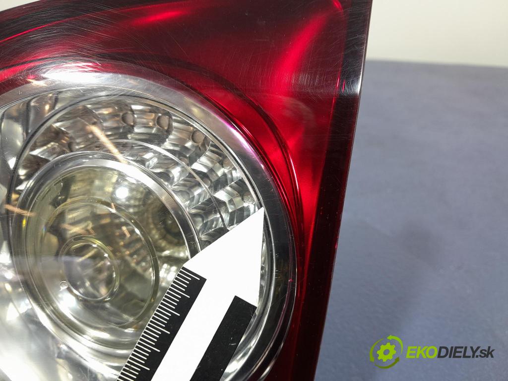 Vw Golf 2006 svetlo / reflektor zad Prava: Vnútri: 5M0945094H