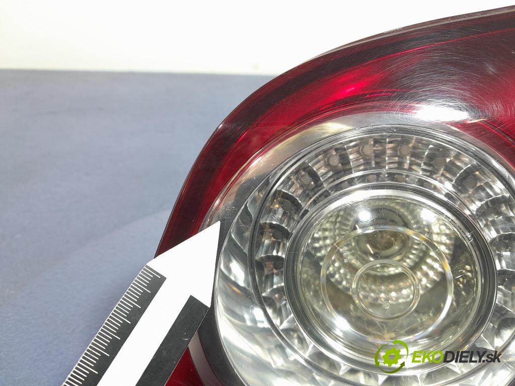 Vw Golf 2006 svetlo / reflektor zad Prava: Vnútri: 5M0945094H