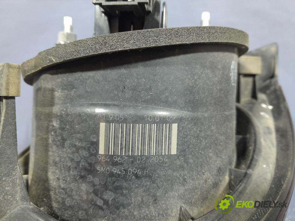 Vw Golf 2006 svetlo / reflektor zad Prava: Vnútri: 5M0945094H