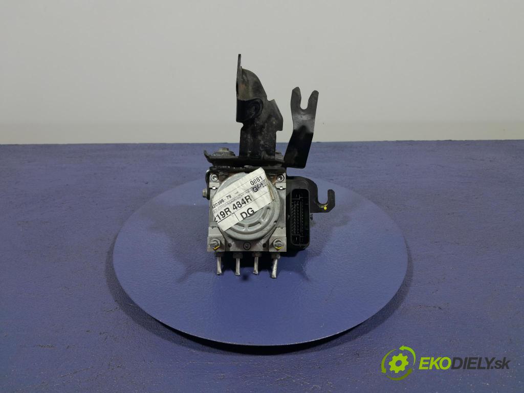 Dacia Sandero 2021 čerpadlo ABS x 476609484R