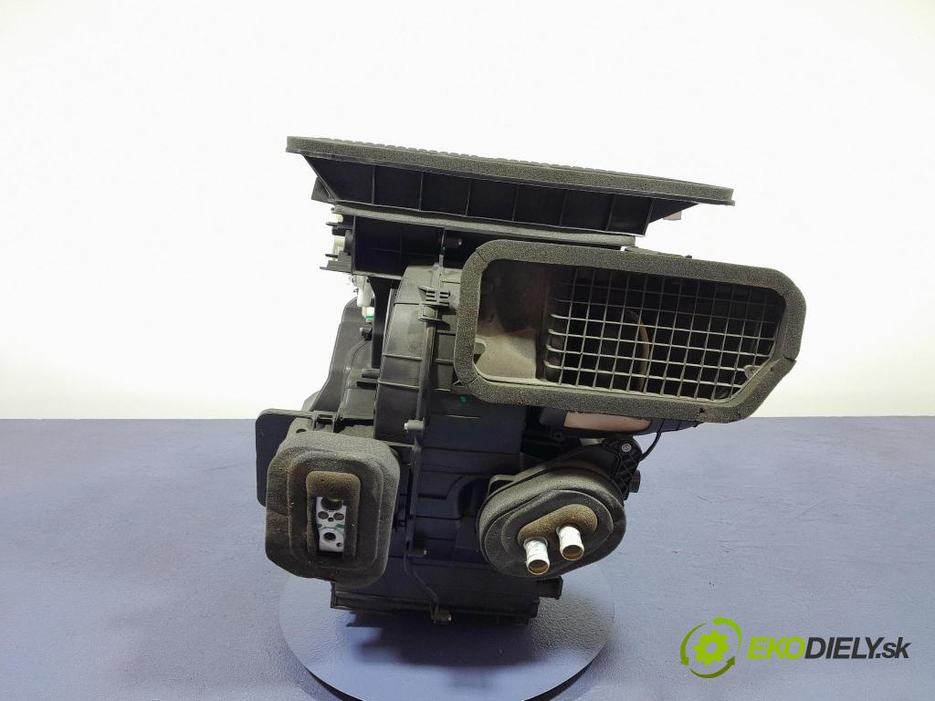 Dacia Sandero 2021 radiator 272701958R