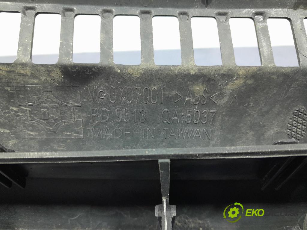 Vw Golf 2006 miežka / Gril: