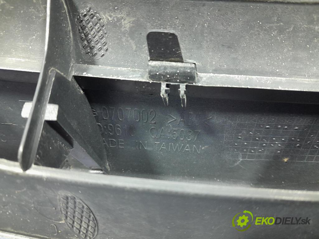 Vw Golf 2006 miežka / Gril: