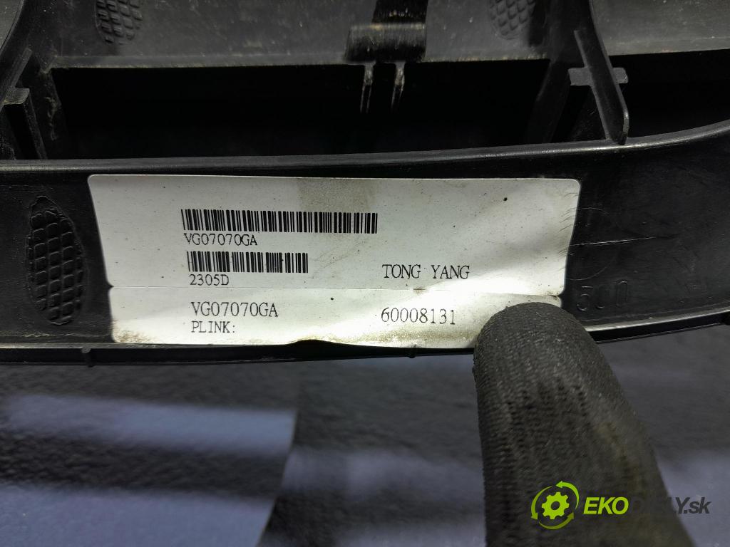 Vw Golf 2006 miežka / Gril: 