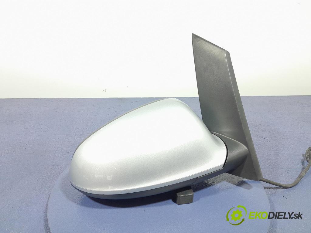 Opel Astra 2015 zpětné zrcátko prave