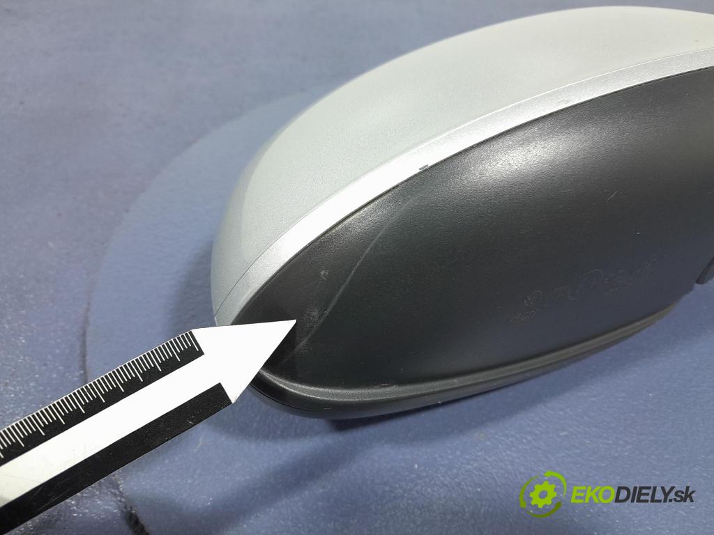 Opel Astra 2015 zpětné zrcátko prave