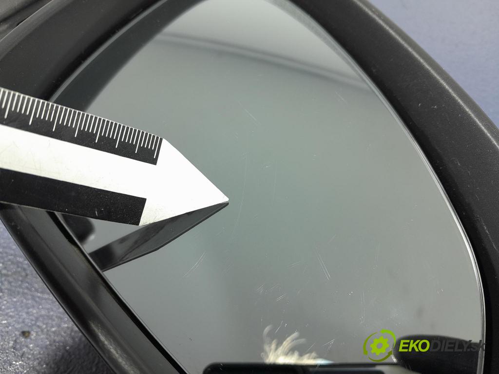 Opel Astra 2015 zpětné zrcátko prave