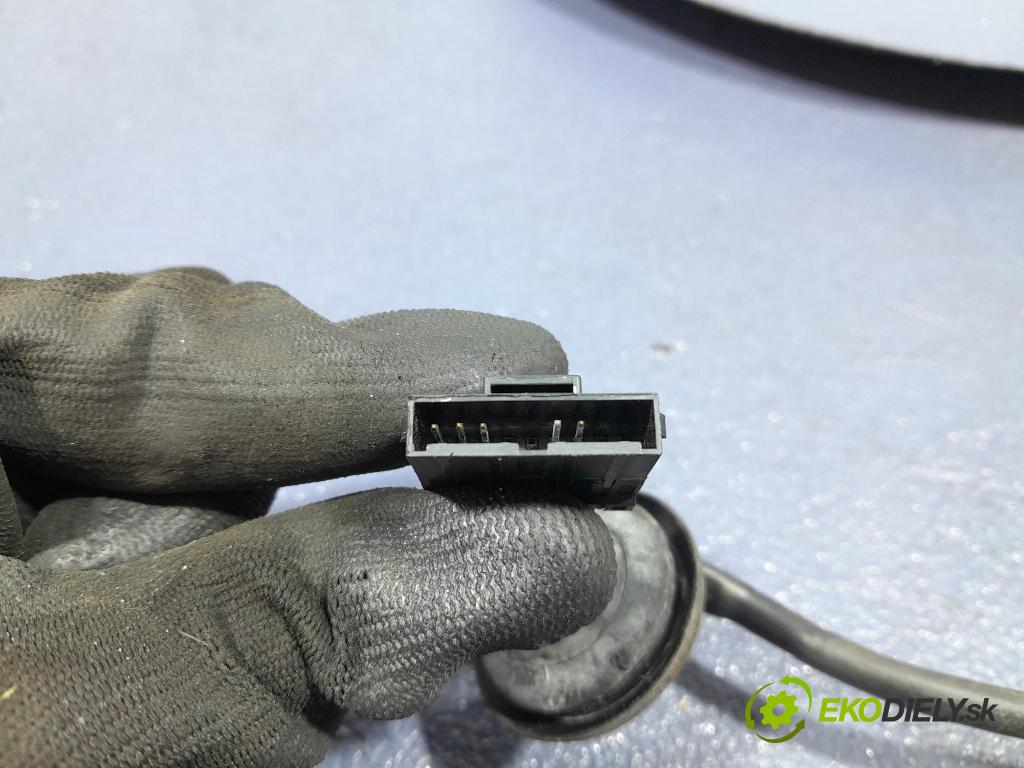 Opel Astra 2015 zpětné zrcátko prave