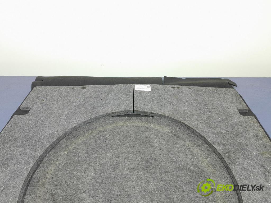 Opel Astra 2015 koberec do auta 13360839