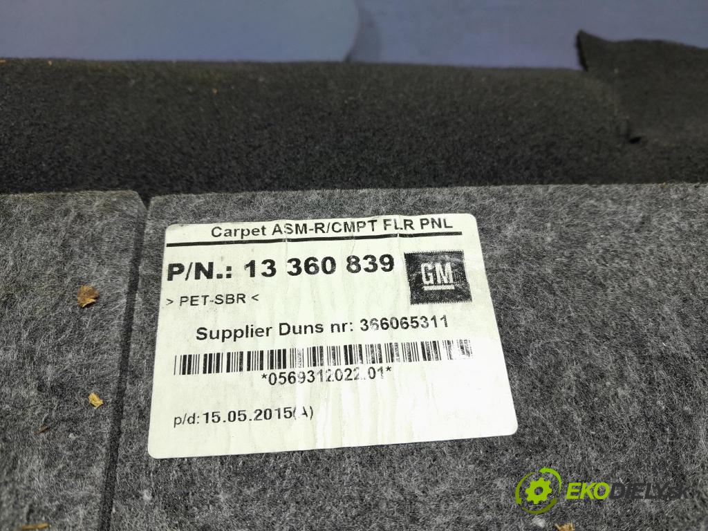 Opel Astra 2015 koberec do auta 13360839