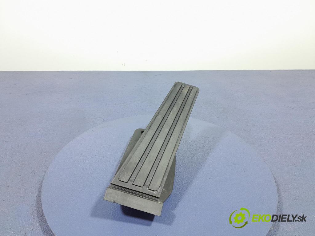 Porsche Cayman 2016 pedal Plyn: 982723507A