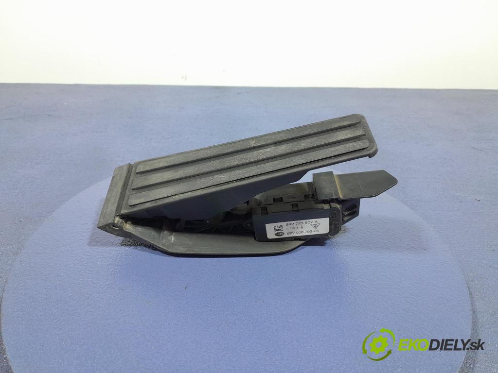 Porsche Cayman 2016 pedal Plyn: 982723507A