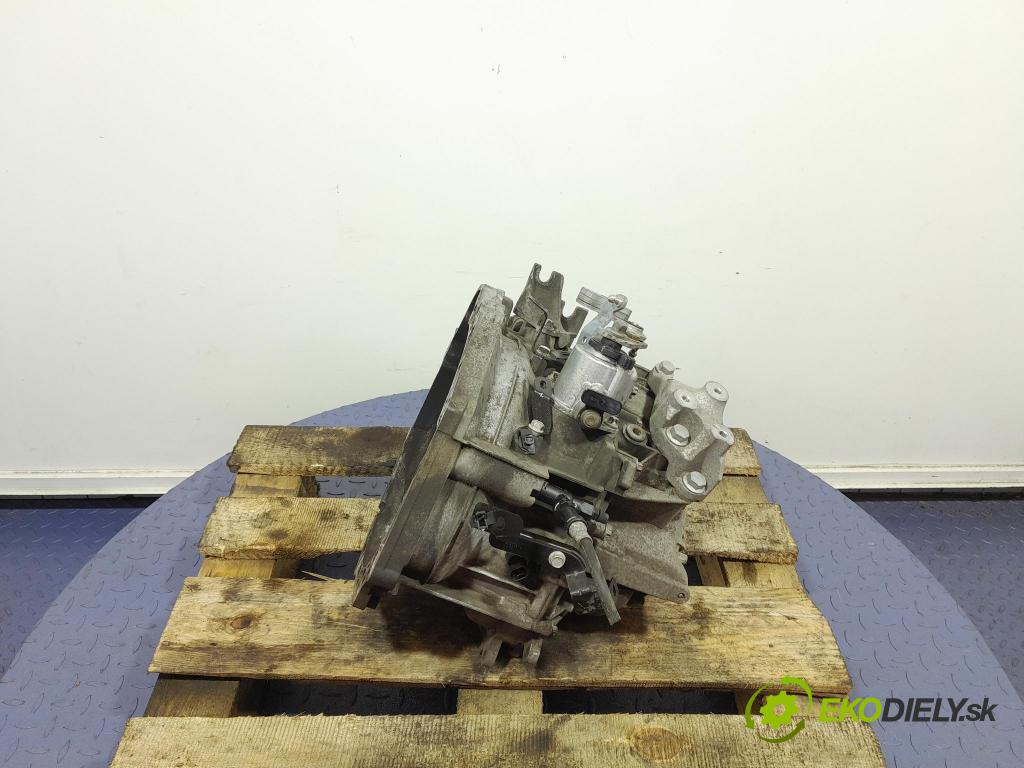 Opel Astra 2015 prevodovka Manualna M32