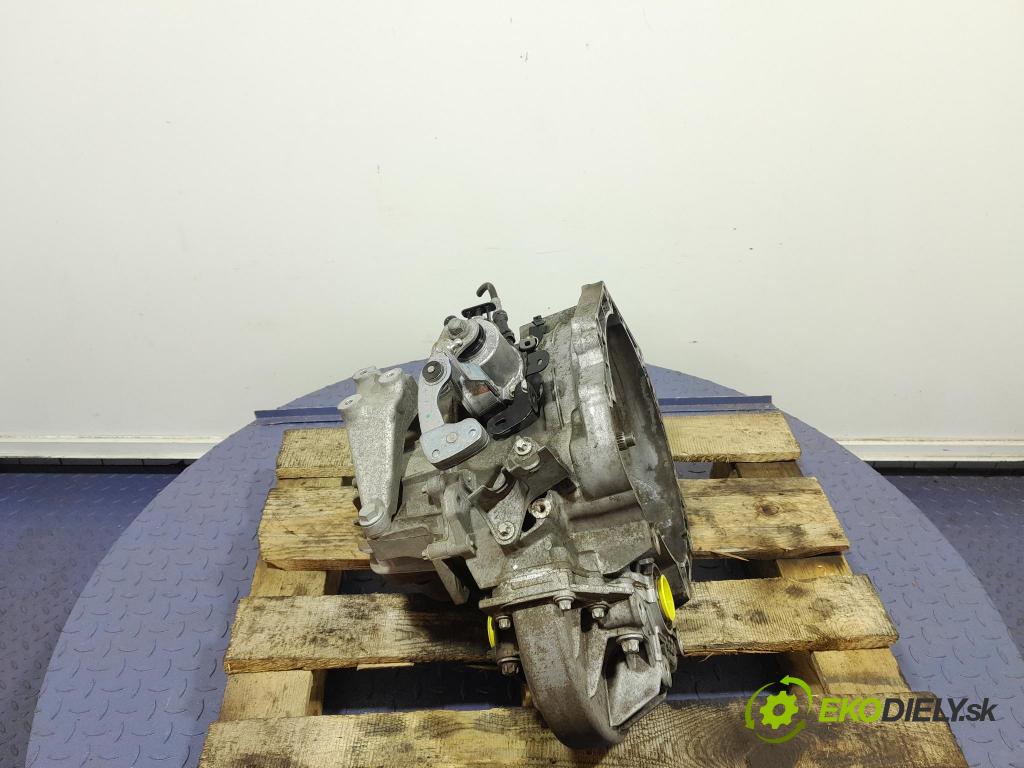 Opel Astra 2015 prevodovka Manualna M32