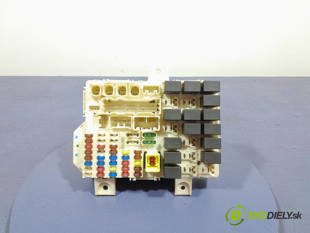 Mitsubishi Colt 2006 skrinka Poistky: 8637A151