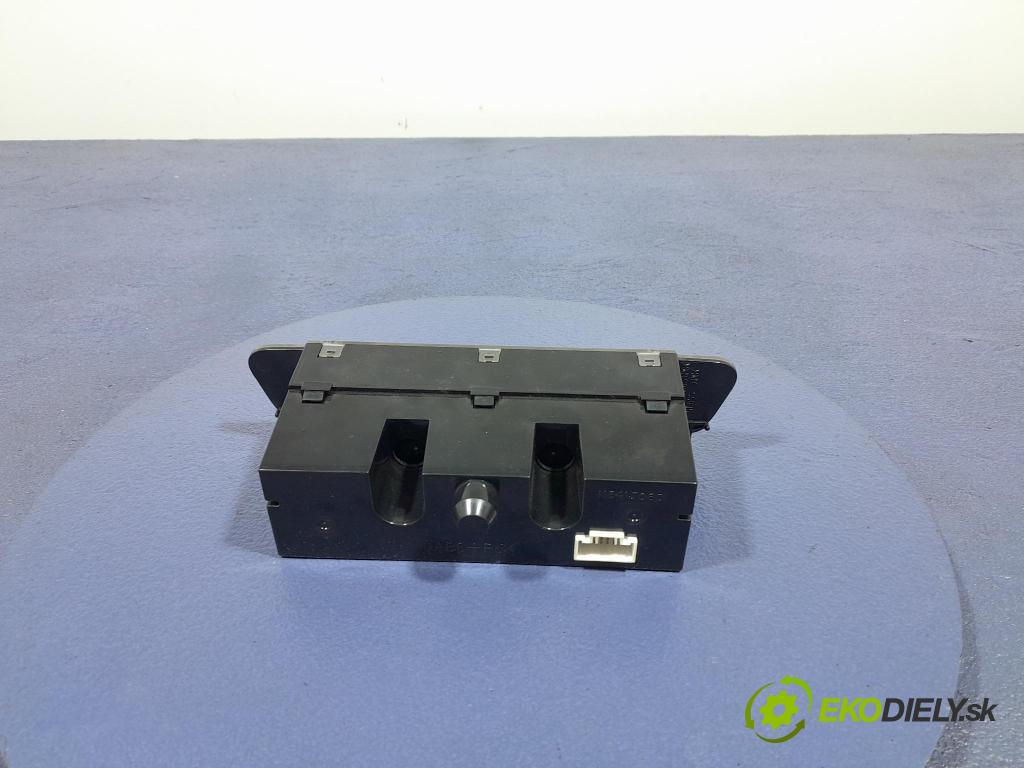 Mitsubishi Colt 2006 Zobrazit: Rádio: / GPS MR587777