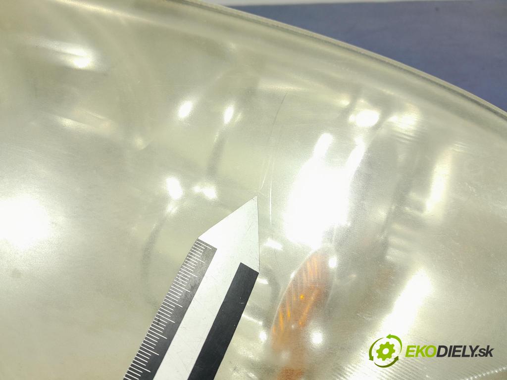 Mitsubishi Colt 2006 Reflektor: v pravo: MR957354