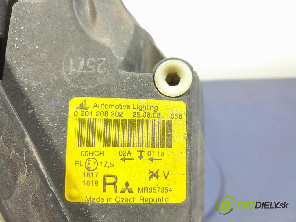 Mitsubishi Colt 2006 Reflektor: v pravo: MR957354