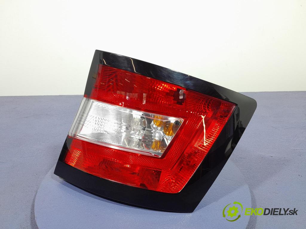 Skoda Fabia 2019 světlo Zad: Práva: Mimo: 6V9945096