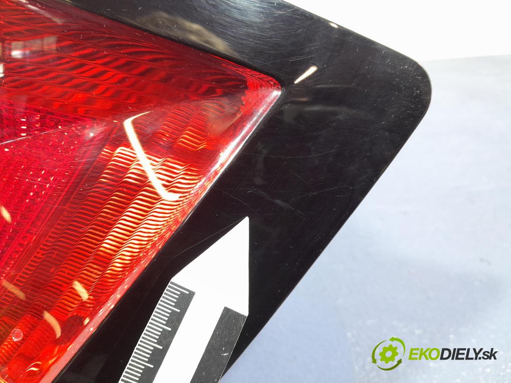 Skoda Fabia 2019 světlo Zad: Práva: Mimo: 6V9945096