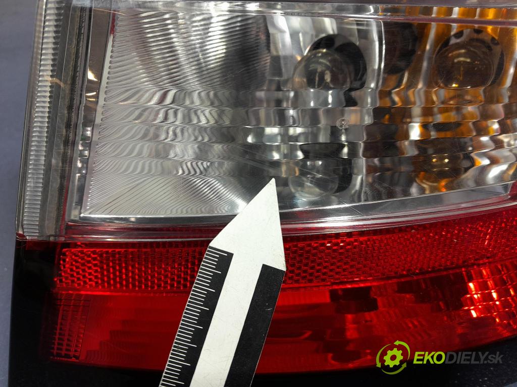 Skoda Fabia 2019 světlo Zad: Práva: Mimo: 6V9945096