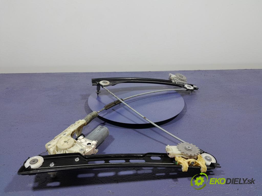 Porsche Cayman 2016 mechanismus stahování Sklenka: před v pravo: 99154207602