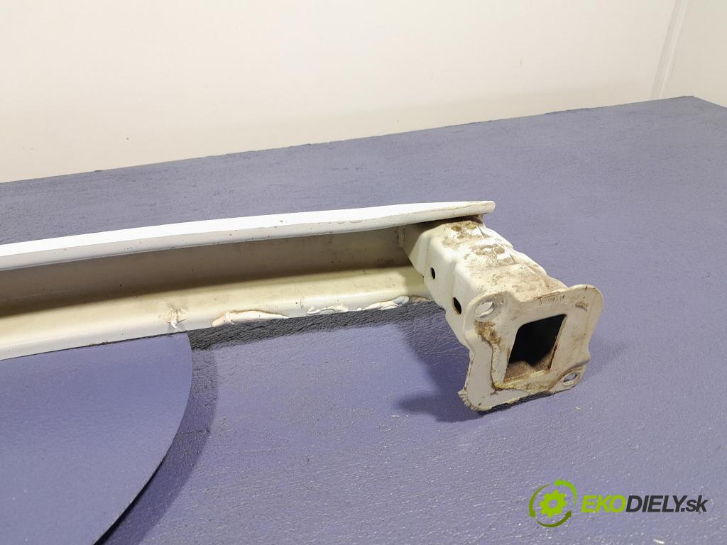 Skoda Fabia 2019 výstuha narazník zad 5V9807305