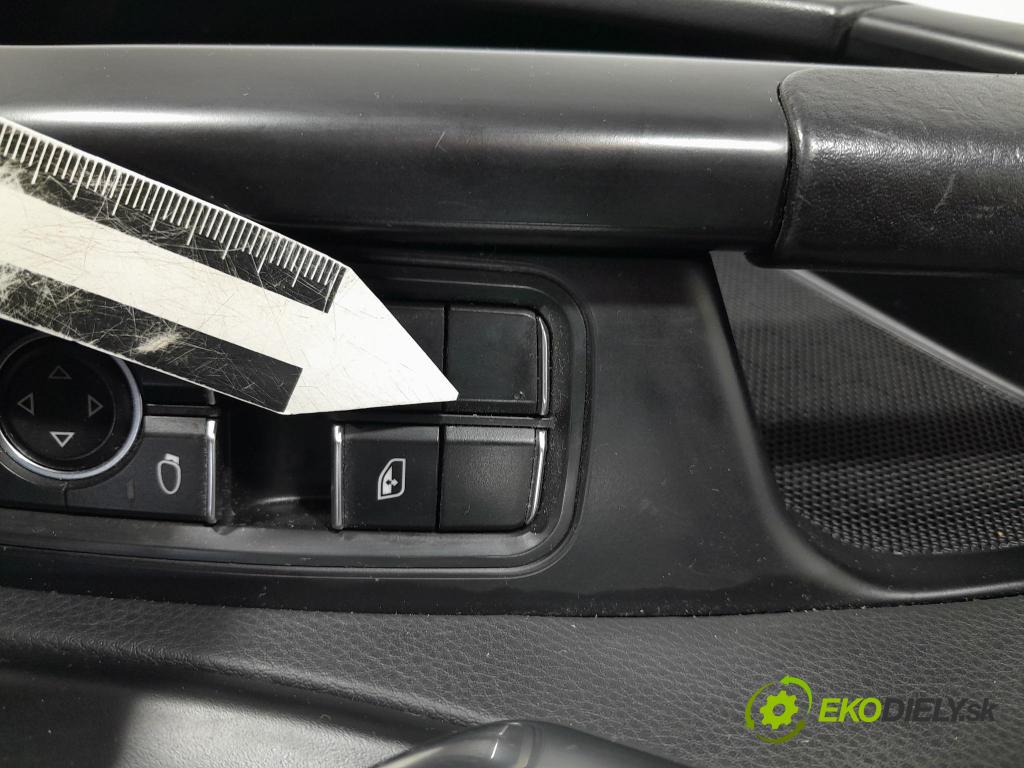 Porsche Cayman 2016 Tapacír: dveře před levá 98155530106