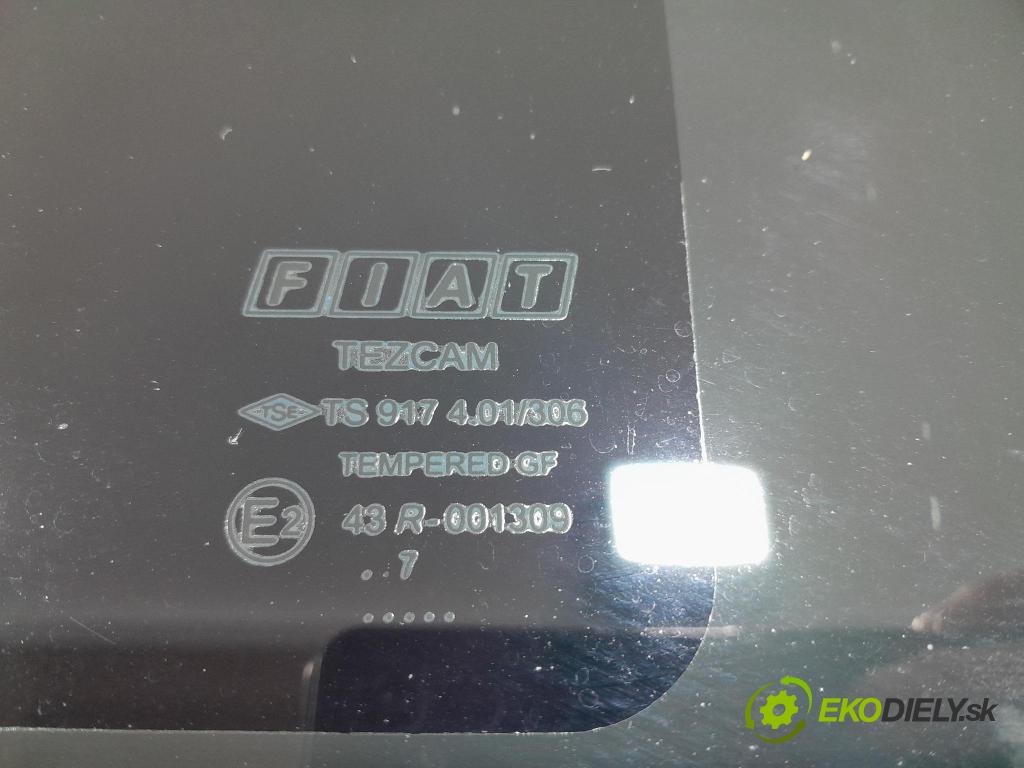 Fiat Doblo 2007 sklo Karosérie: Zad: