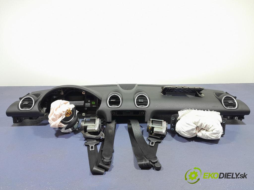 Porsche Cayman 2016 kokpit,pristrojová doska