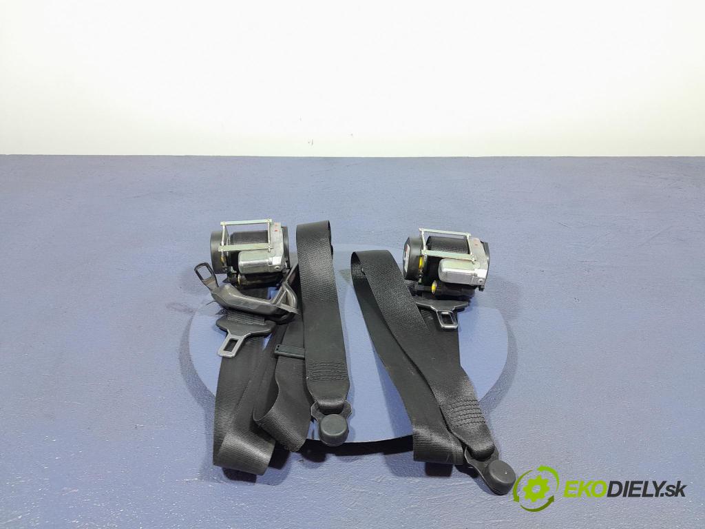 Porsche Cayman 2016 kokpit,pristrojová doska