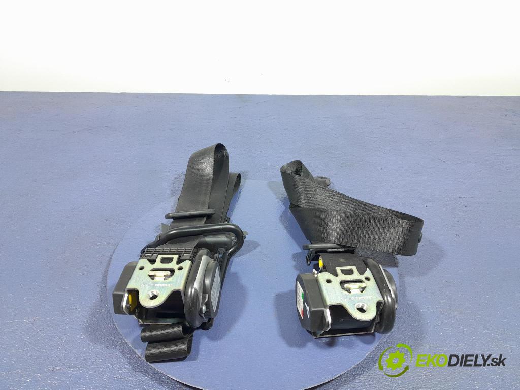 Porsche Cayman 2016 kokpit,pristrojová doska