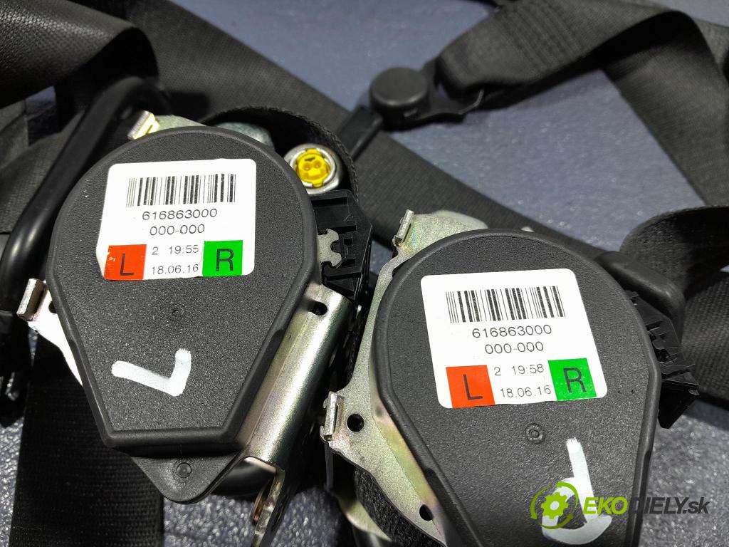 Porsche Cayman 2016 kokpit,přistrojova deska 