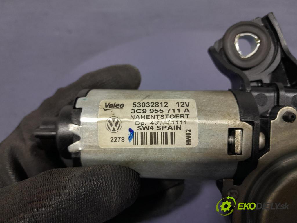 Vw Passat 2006 motor: Stierače: zad 53032812