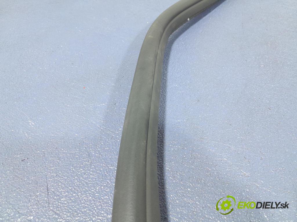 Porsche Cayman 2016 Těsnění: Kryty: kufra: 98151261101