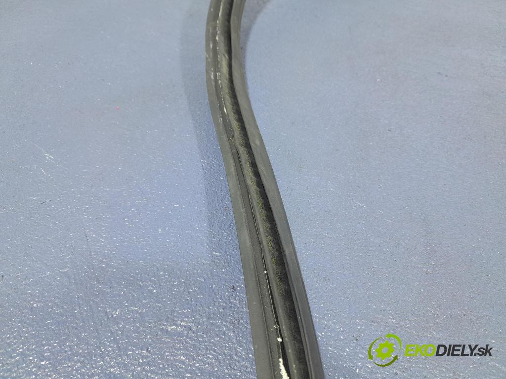 Porsche Cayman 2016 Těsnění: Kryty: kufra: 98151261101