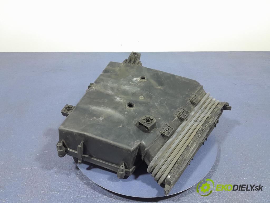 Porsche Cayman 2016 obal Filtre: Vzduch: 982129601D