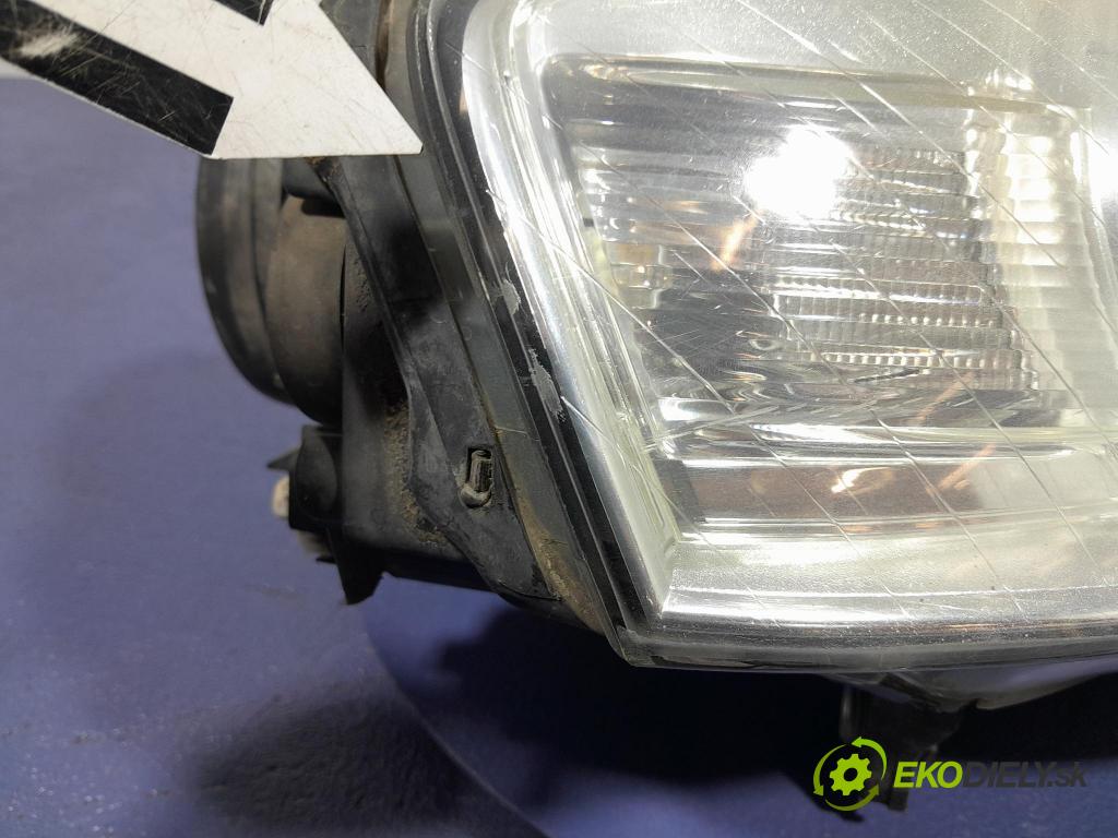 Vw Passat 2006 Reflektor: v pravo: 3C0941006AA