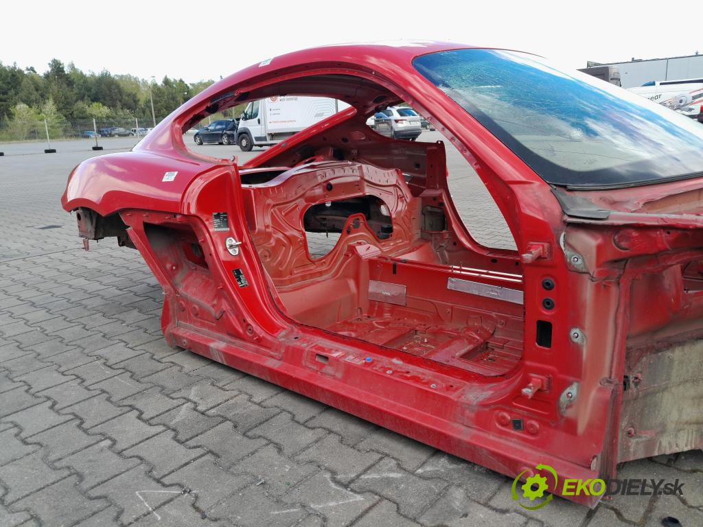 Porsche Cayman 2016 Boční v pravo: