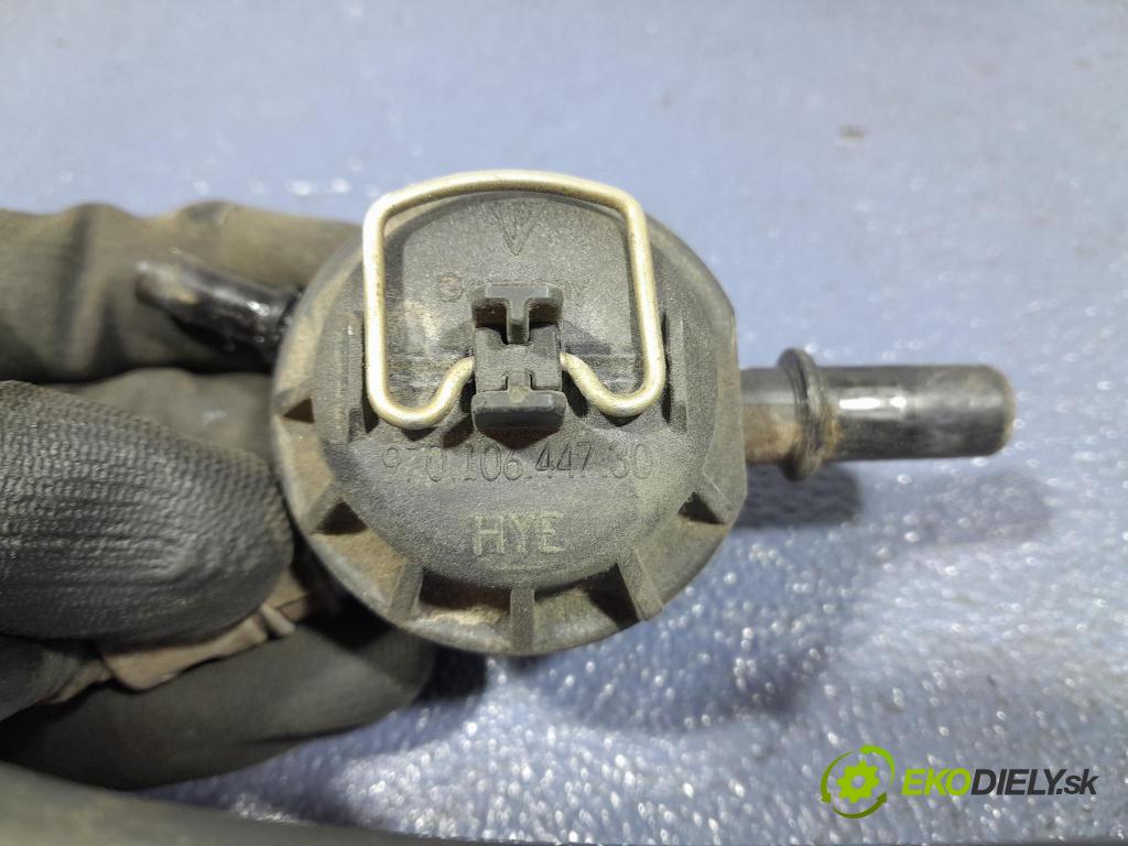 Porsche Cayman 2016 rúrka Chladič: 982121533D