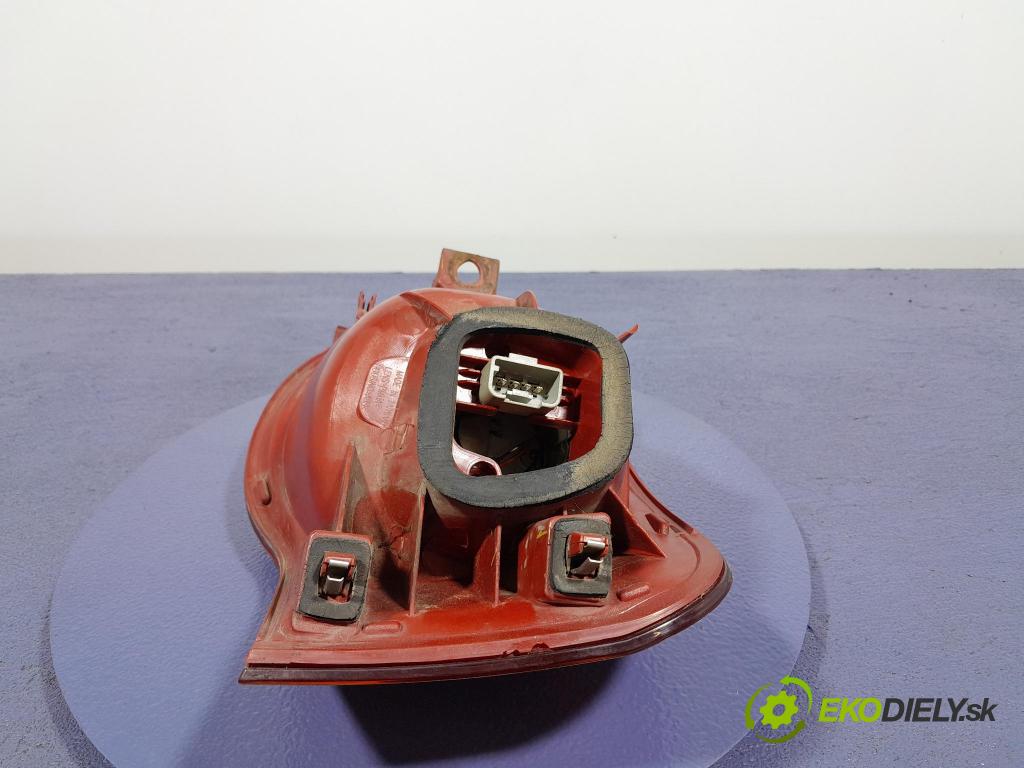 Vw Passat 2006 svetlo / reflektor zad ľavá Vonkajsia: