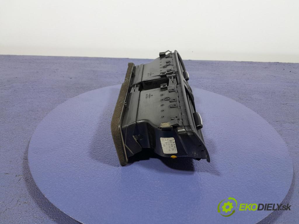 Vw Passat 2006 GRIDS: Prúd vzduchu: Vzduch: 3C1819728E