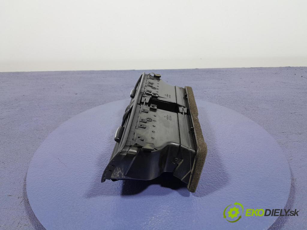 Vw Passat 2006 GRIDS: Prúd vzduchu: Vzduch: 3C1819728E