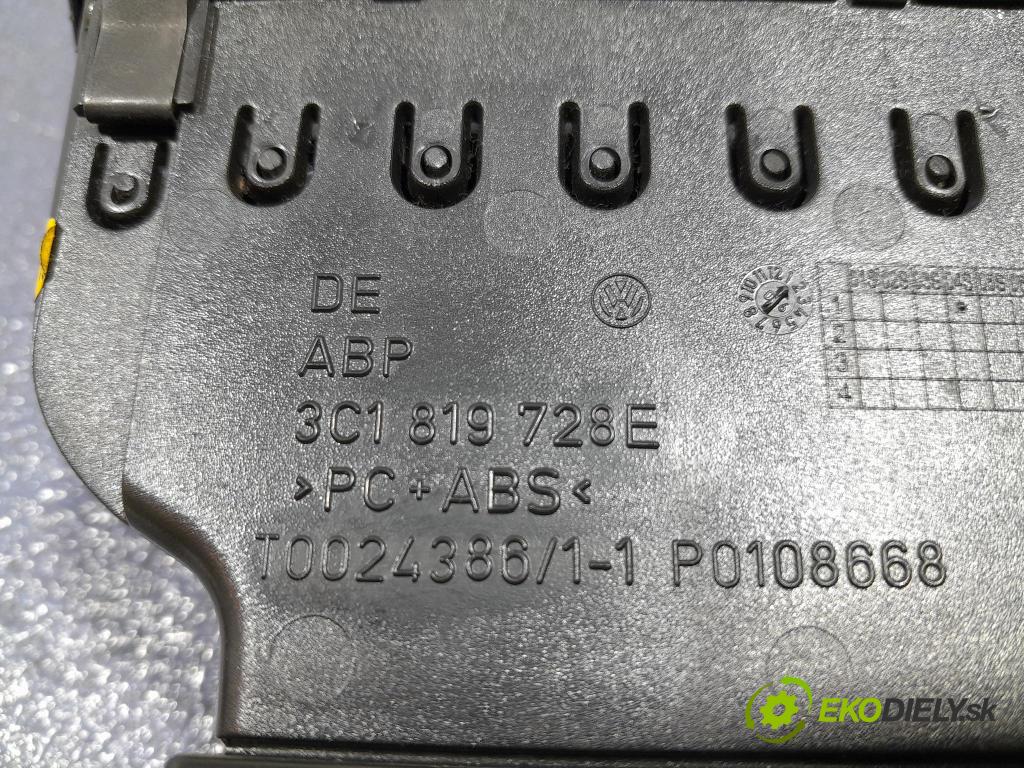 Vw Passat 2006 GRIDS: Prúd vzduchu: Vzduch: 3C1819728E